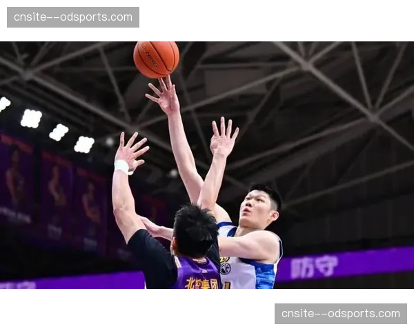 广厦胡金秋19中7效率偏低 国手内线遭遇体能瓶颈期