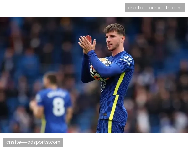 德泽尔比4-2-3-1阵型释放边锋，战术调整提升进攻效率